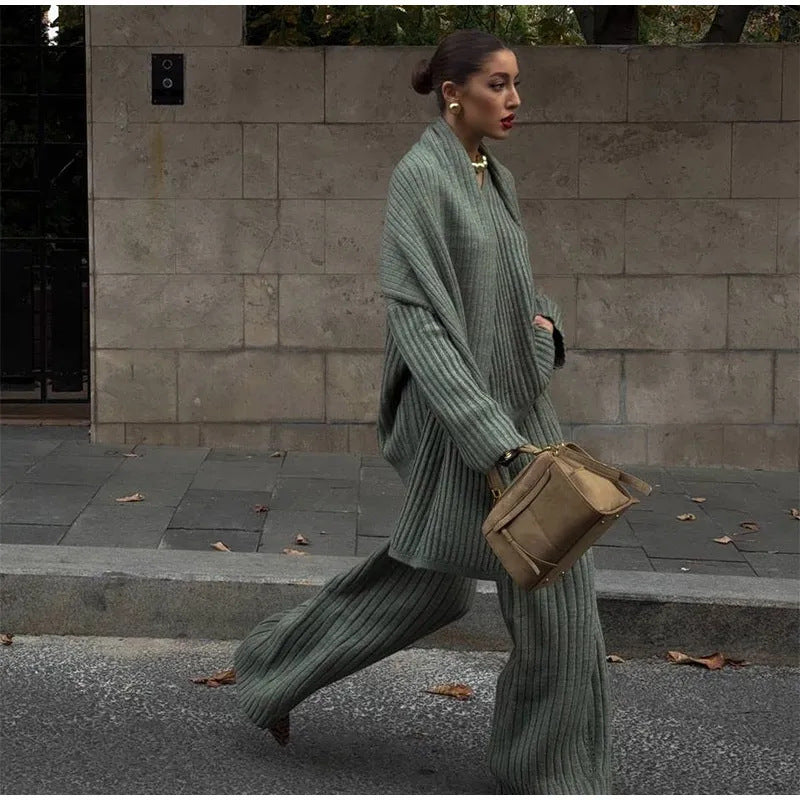 Costume trois pièces : blazer assorti, écharpe et pantalon large